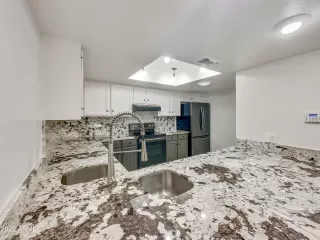 Photo #6: 6498597 Listing 