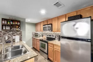 Photo #5: 6499528 Listing