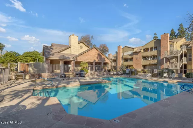 MLS: 6500113 Condo For Sale