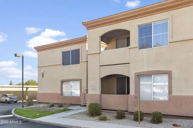 MLS: 6500247 Condo For Sale