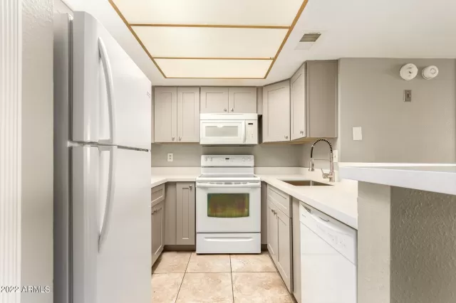 MLS: 6500302 Condo For Sale