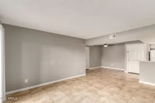 Photo #5: 6500302 Listing