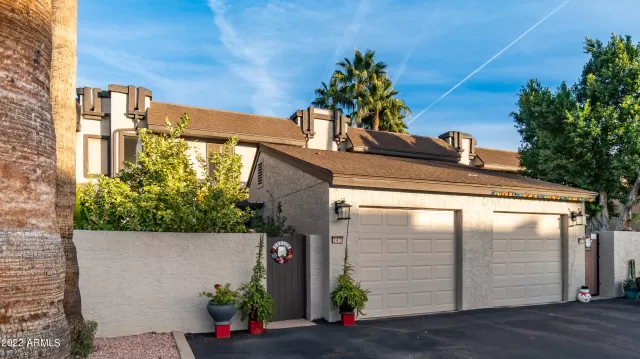 MLS: 6500806 Condo For Sale