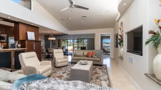 Photo #5: 6500908 Listing