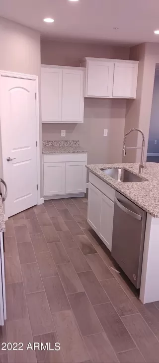 Photo #3: 6501580 Listing