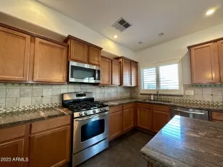 Photo #2: 6501656 Listing