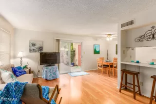 Photo #5: 6501863 Listing