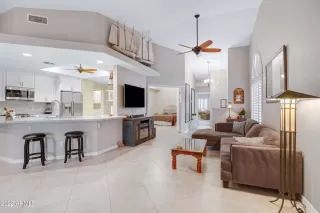 Photo #5: 6502206 Listing