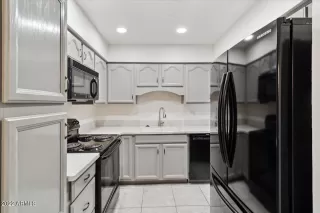 Photo #1: 6502409 Listing