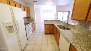 Photo #5: 6503117 Listing