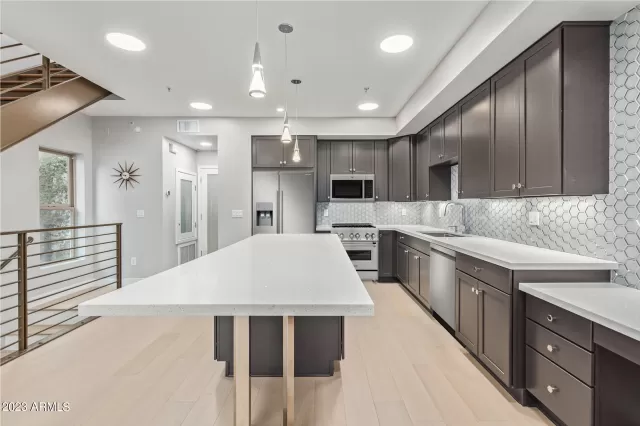 MLS: 6503325 Condo For Sale