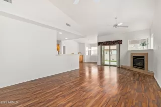 Photo #4: 6504748 Listing