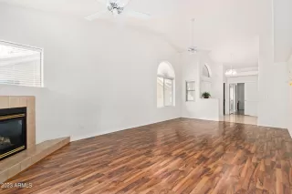 Photo #5: 6504748 Listing