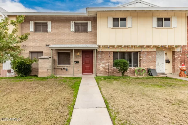 MLS: 6504784 Condo For Sale