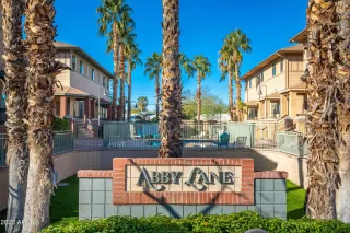 Photo #3: 6504936 Listing