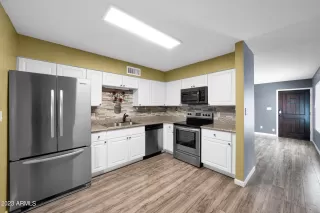 Photo #5: 6505549 Listing