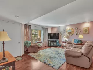 Photo #4: 6506157 Listing