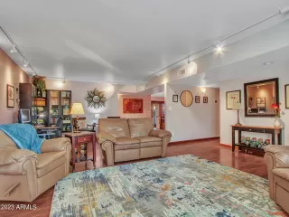 Photo #6: 6506157 Listing