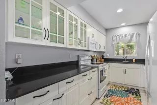 Photo #2: 6506616 Listing