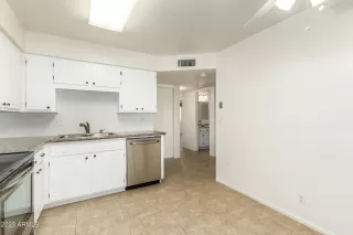 Photo #3: 6506735 Listing