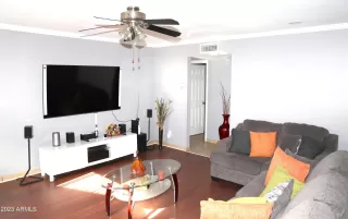 Photo #2: 6506792 Listing