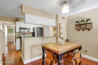 Photo #5: 6506819 Listing