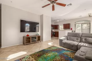 Photo #5: 6507805 Listing