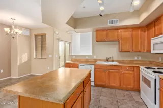 Photo #5: 6508848 Listing