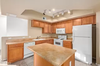 Photo #6: 6508848 Listing