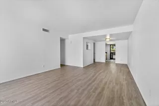 Photo #4: 6508956 Listing