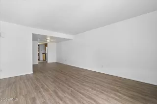 Photo #5: 6508956 Listing