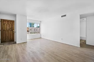 Photo #6: 6508956 Listing