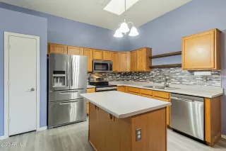 Photo #6: 6509332 Listing