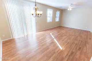 Photo #5: 6509868 Listing