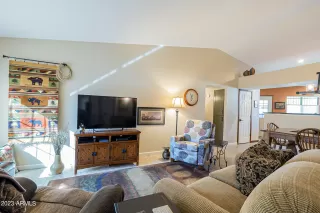 Photo #5: 6509870 Listing 