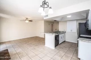 Photo #4: 6509961 Listing