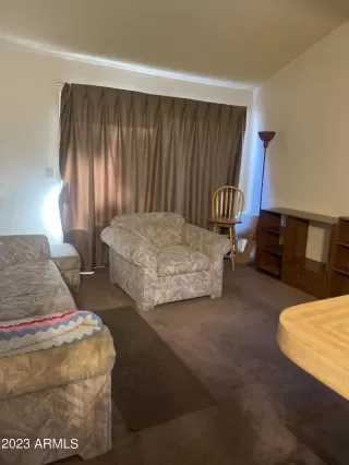 Photo #5: 6510421 Listing