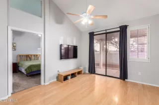 Photo #5: 6511158 Listing