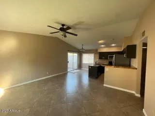 Photo #5: 6511258 Listing 