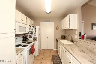 Photo #5: 6511601 Listing