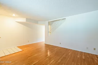 Photo #5: 6511619 Listing 