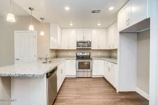 Photo #2: 6511659 Listing