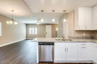 Photo #4: 6511659 Listing