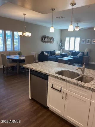 Photo #5: 6511659 Listing