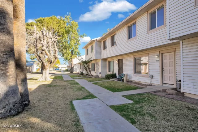 MLS: 6511744 Condo For Sale