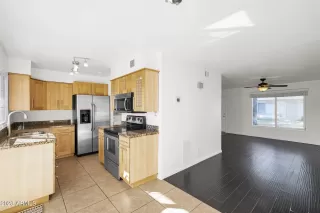 Photo #5: 6511744 Listing