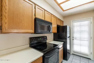 Photo #2: 6512191 Listing