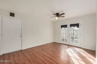 Photo #2: 6512308 Listing