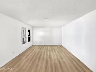 Photo #2: 6512318 Listing