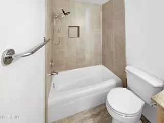 Photo #4: 6512318 Listing